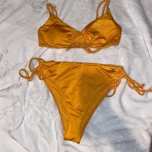 Kendall and Kylie swimsuit